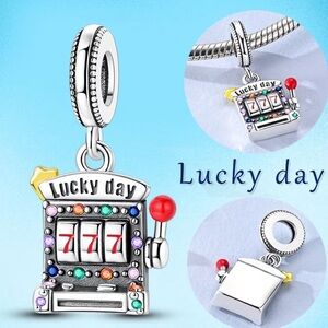 🎰SLOT MACHINE BRACELET CHARM-NEW